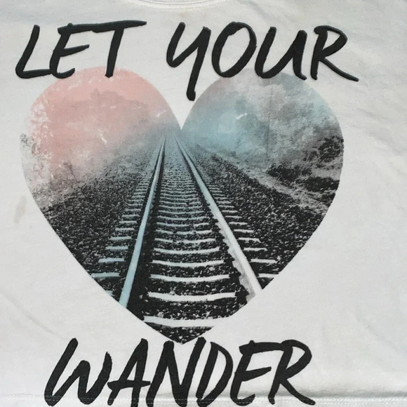 REBELLIOUS ONE  let your heart wander crop short sleeve top size M - Picture 1 of 8